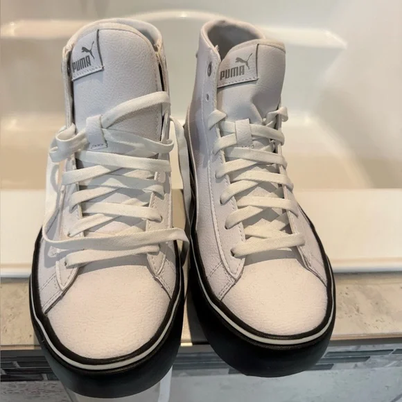 Puma Women's Kaia Mid Top White and Black Sneakers size 9 - Picture 2 of 5